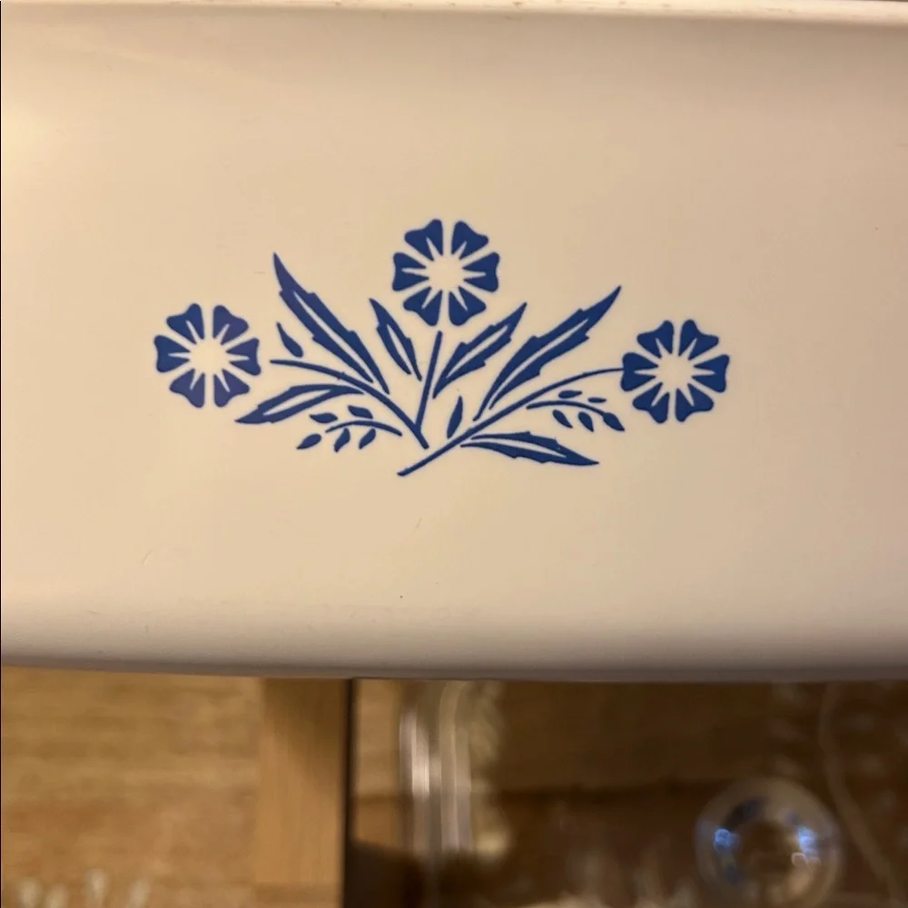 Corningware Blue Cornflower 1/2 Qt Casserole Dish with and clear Glass Lid